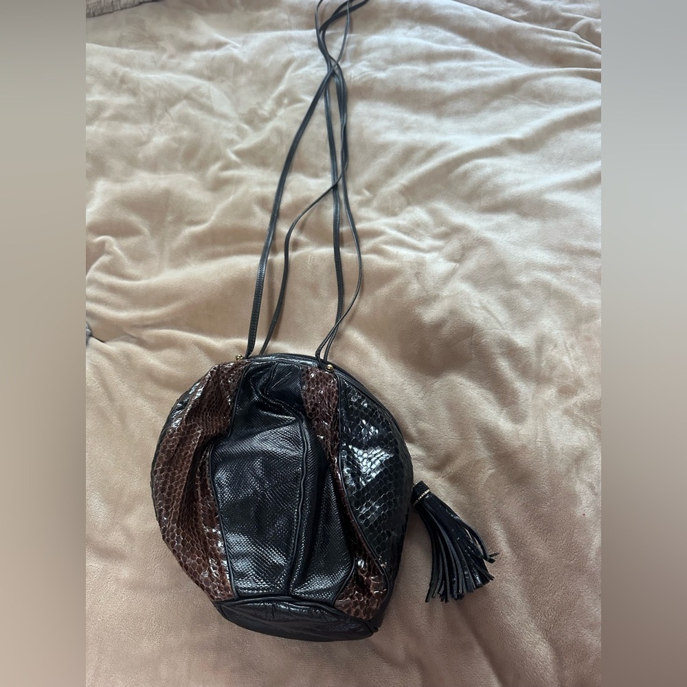 Sharif Vintage Chic Black and Brown Round Crossbody Bag